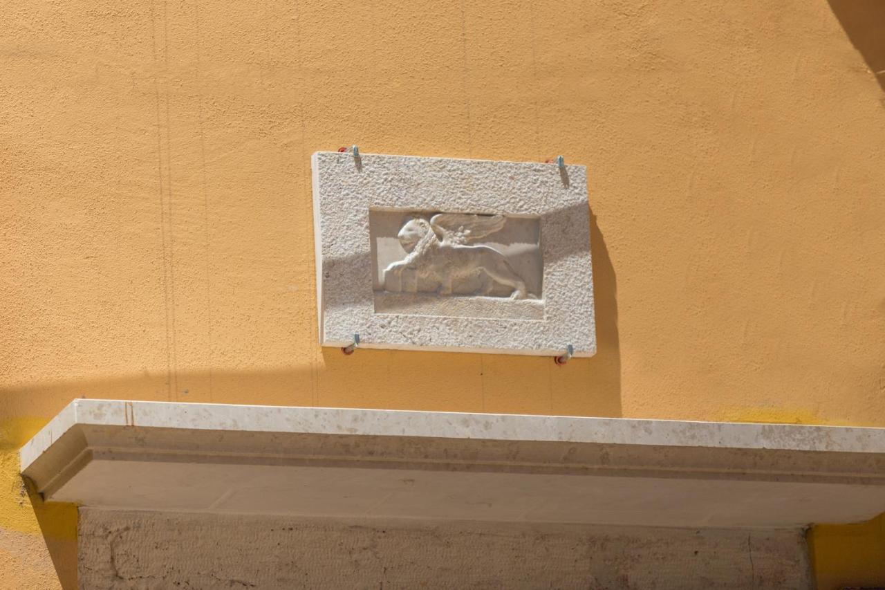 Apartment Lanterna Veneziana ロヴィニ エクステリア 写真